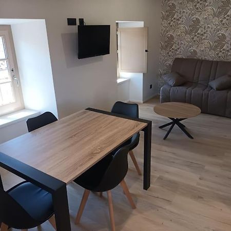 Chez David - Vacances Sous Les Toits Brioude Exteriör bild