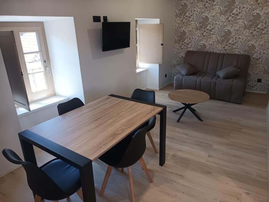 Chez David - Vacances Sous Les Toits Brioude Exteriör bild